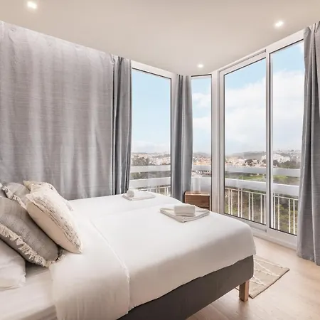 Bay View Penthouse By Olala Homes