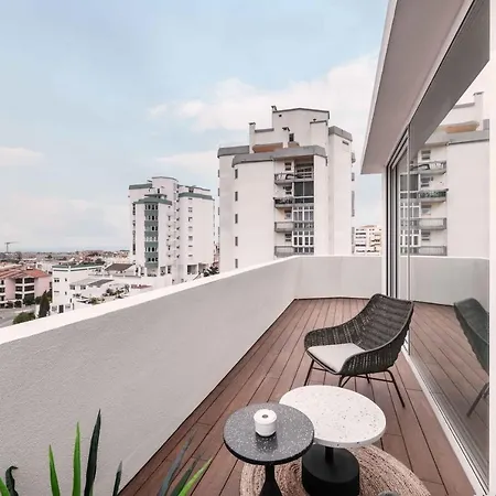 Bay View Penthouse By Olala Homes