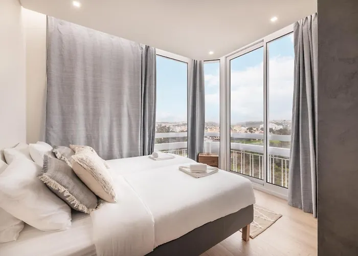 Bay View Penthouse By Olala Homes
